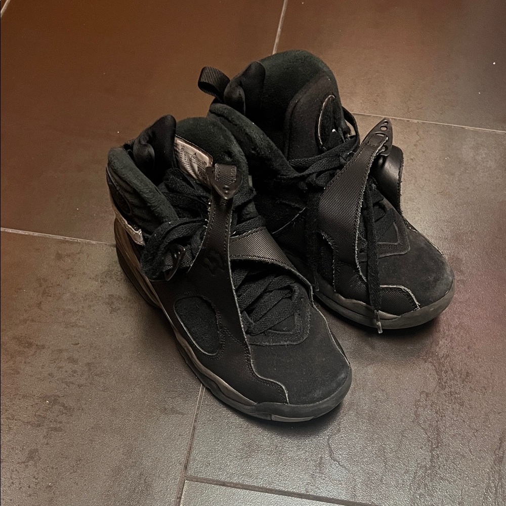 Used Kids Jordan Sneakers